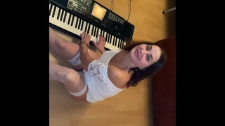MILF Tumanova Played Piano and Blowjob Dick